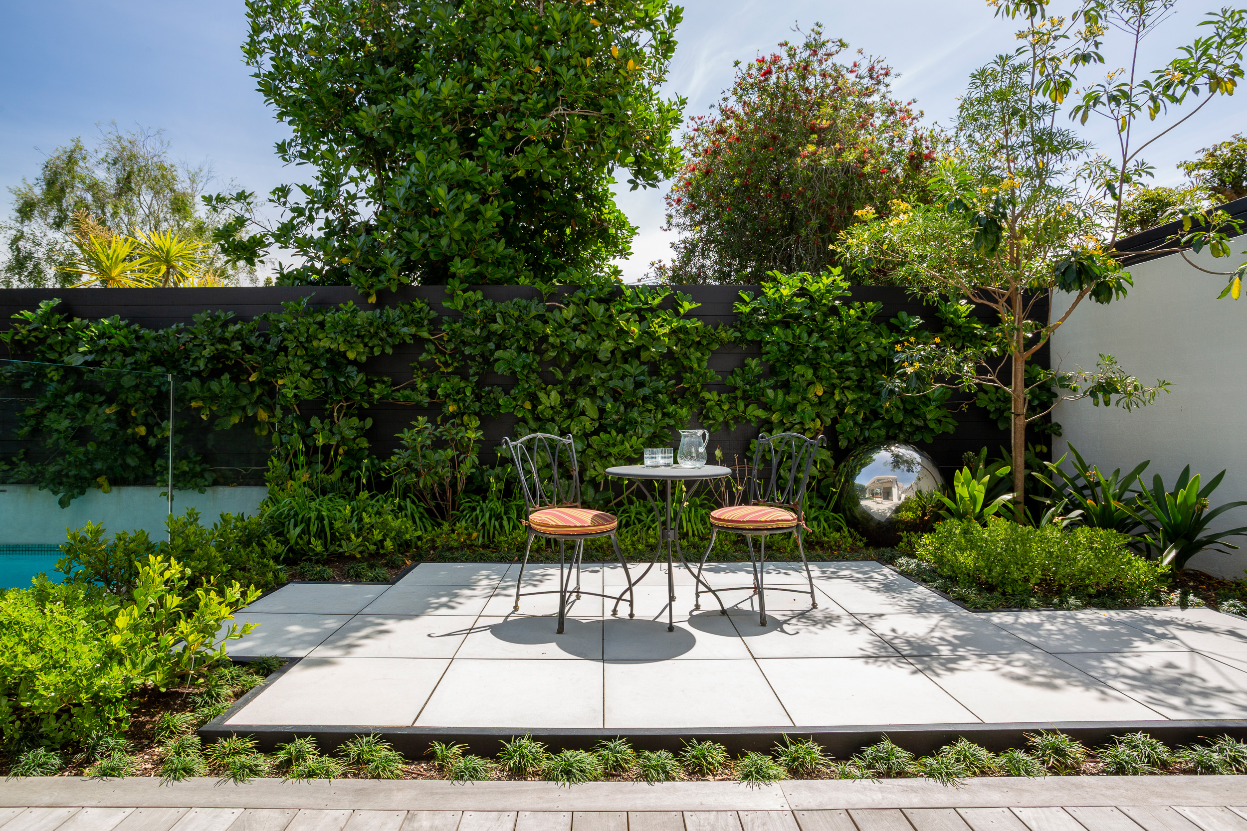 Ponsonby villa courtyard Jennie - Dunlop Design